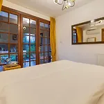 Beta Hotel 2*