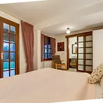 Hotel Beta